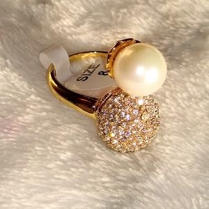 🎉HP🎉 New 18K Gold Plated Pave & Pearl Ring